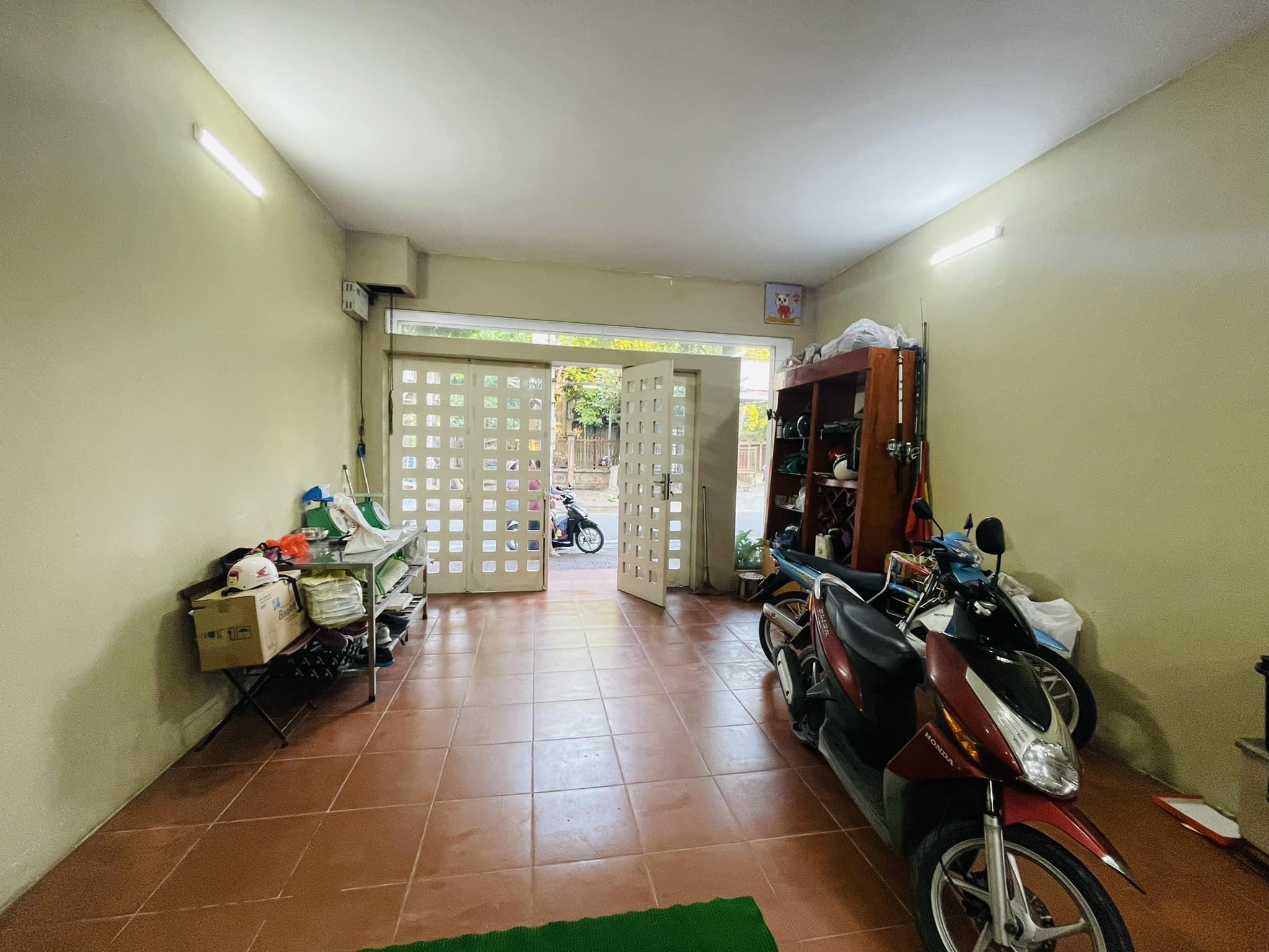 NHÀ 4 TẦNG HOÀNG VĂN THỤ