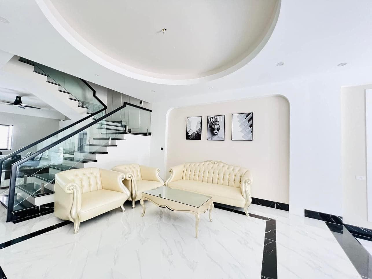 NHÀ ĐẸP 3 TẦNG CA VĂN THỈNH